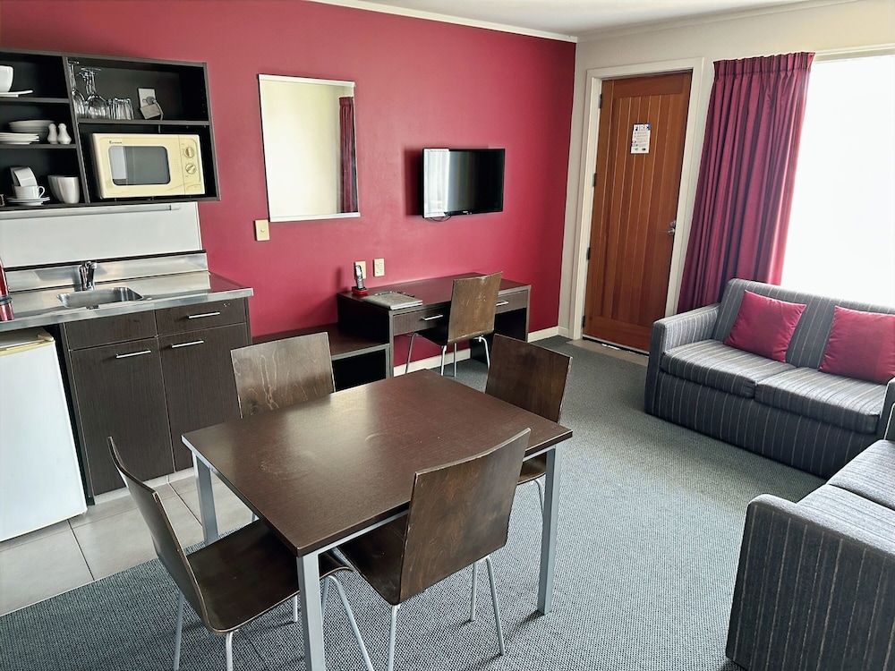 2 Bedroom Apartment with Spa Bath and Kitchenette (Opt 1), photo 6