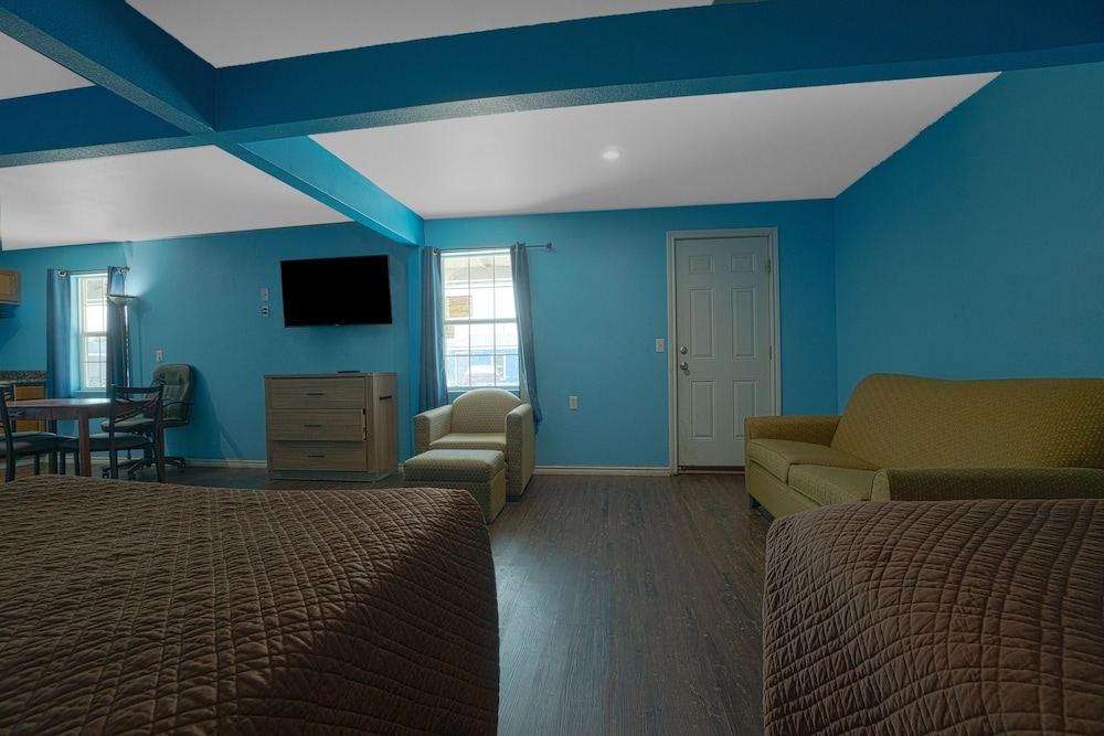 Room, Multiple Beds, Kitchenette photo 3