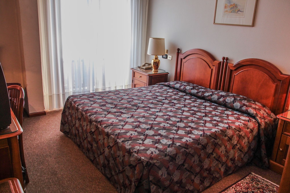 Double or Twin Room - Photo 1