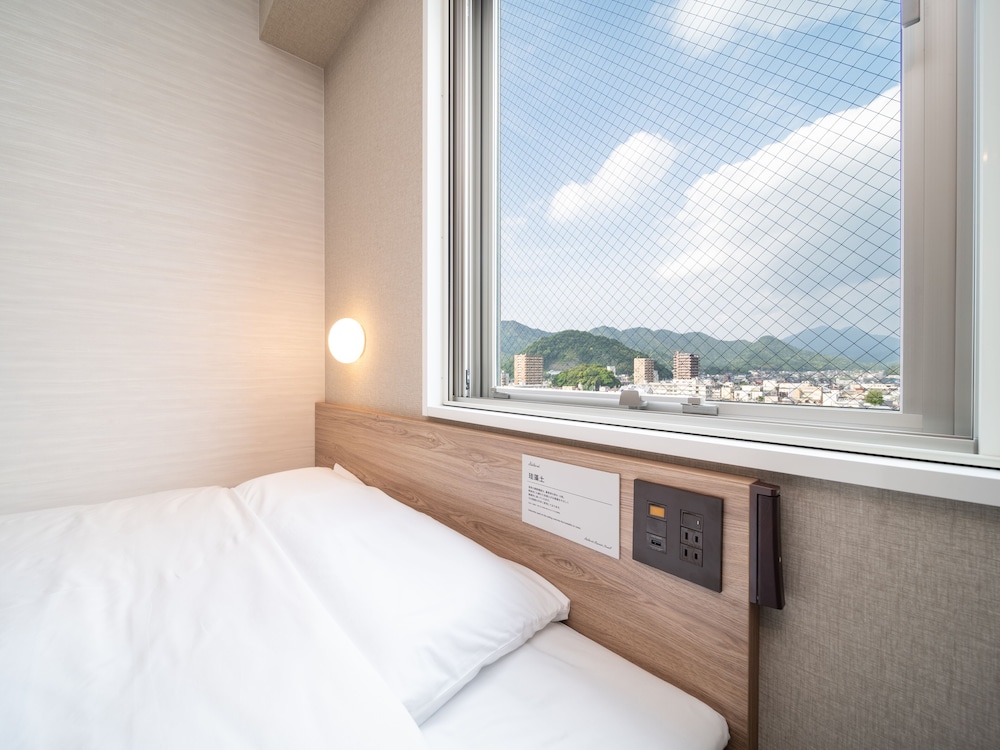 Standard Room, Non Smoking - Photo 5