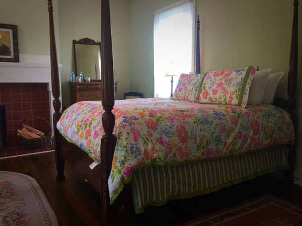 Room, Private Bathroom (Federal House: Debutante's Dream) photo 3