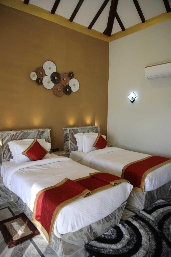 Royal Double Room, 1 Double Bed, Smoking, Garden Area photo 2