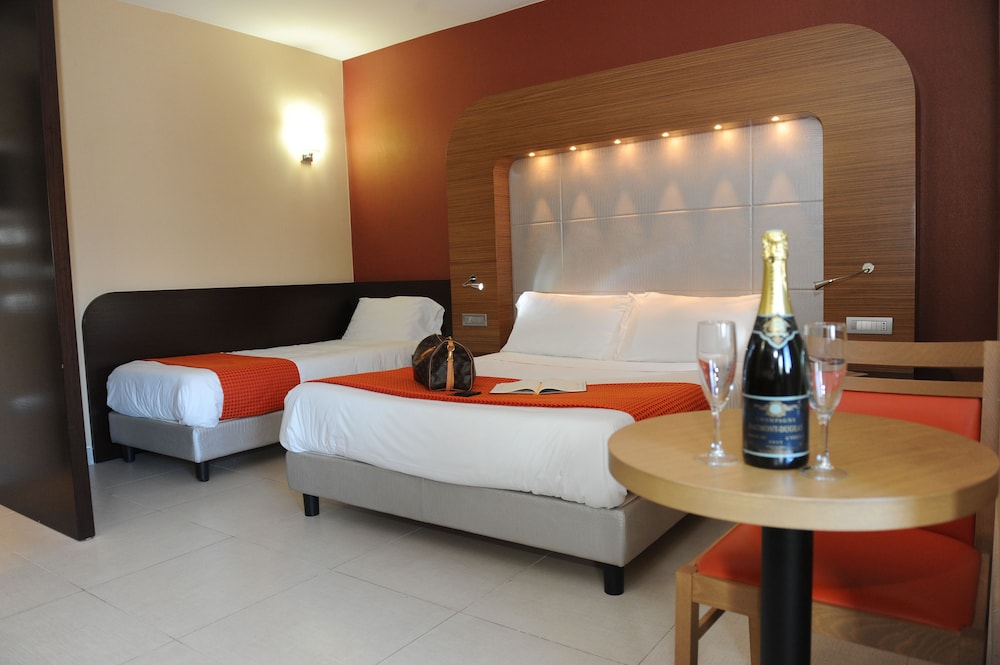 Deluxe Triple Room photo 1