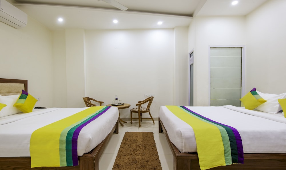 Deluxe Room - Photo 2