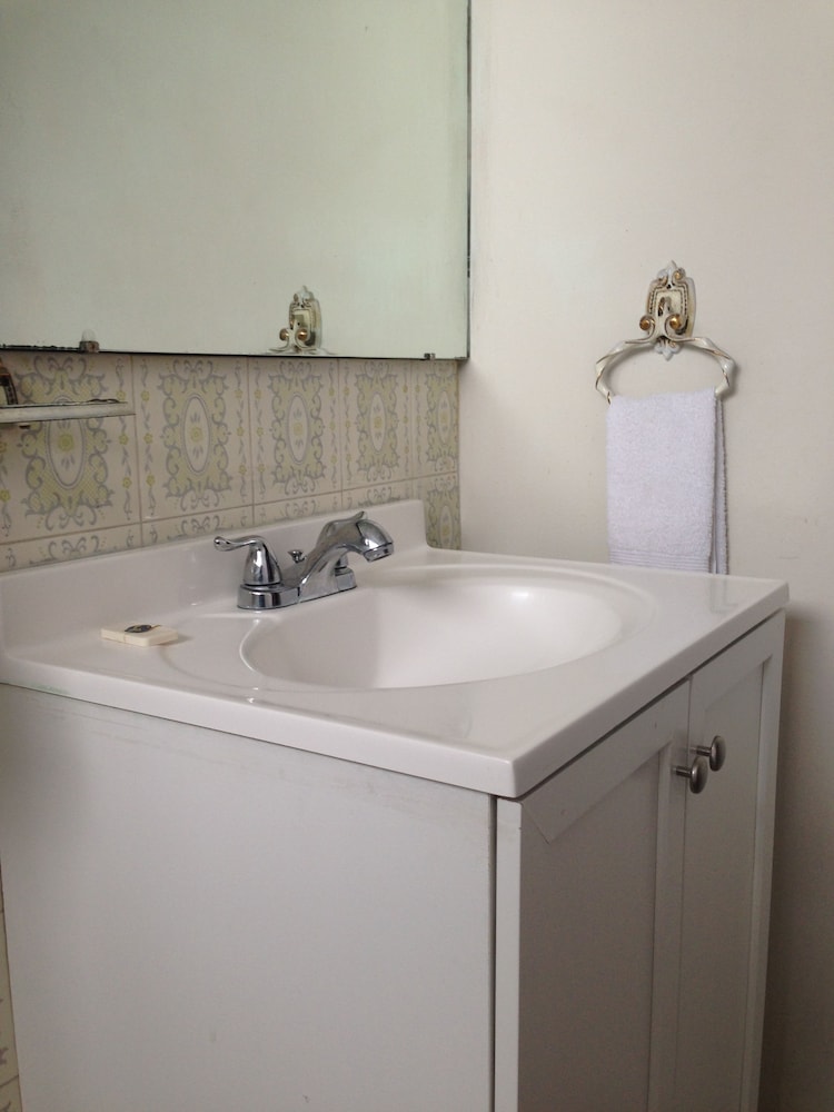 Standard Double or Twin Room, 1 Bedroom, Private Bathroom photo 1