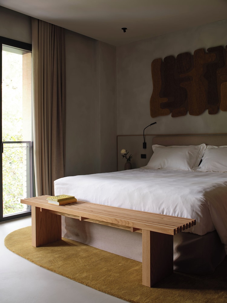 Deluxe Room - Photo 5