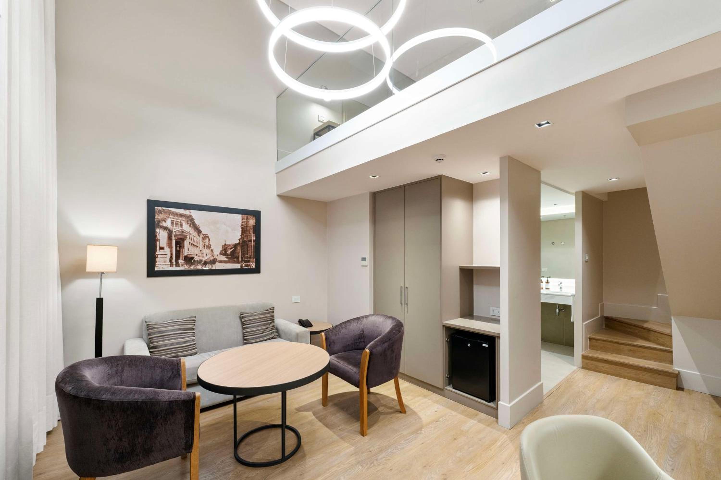 Executive Junior King Suite