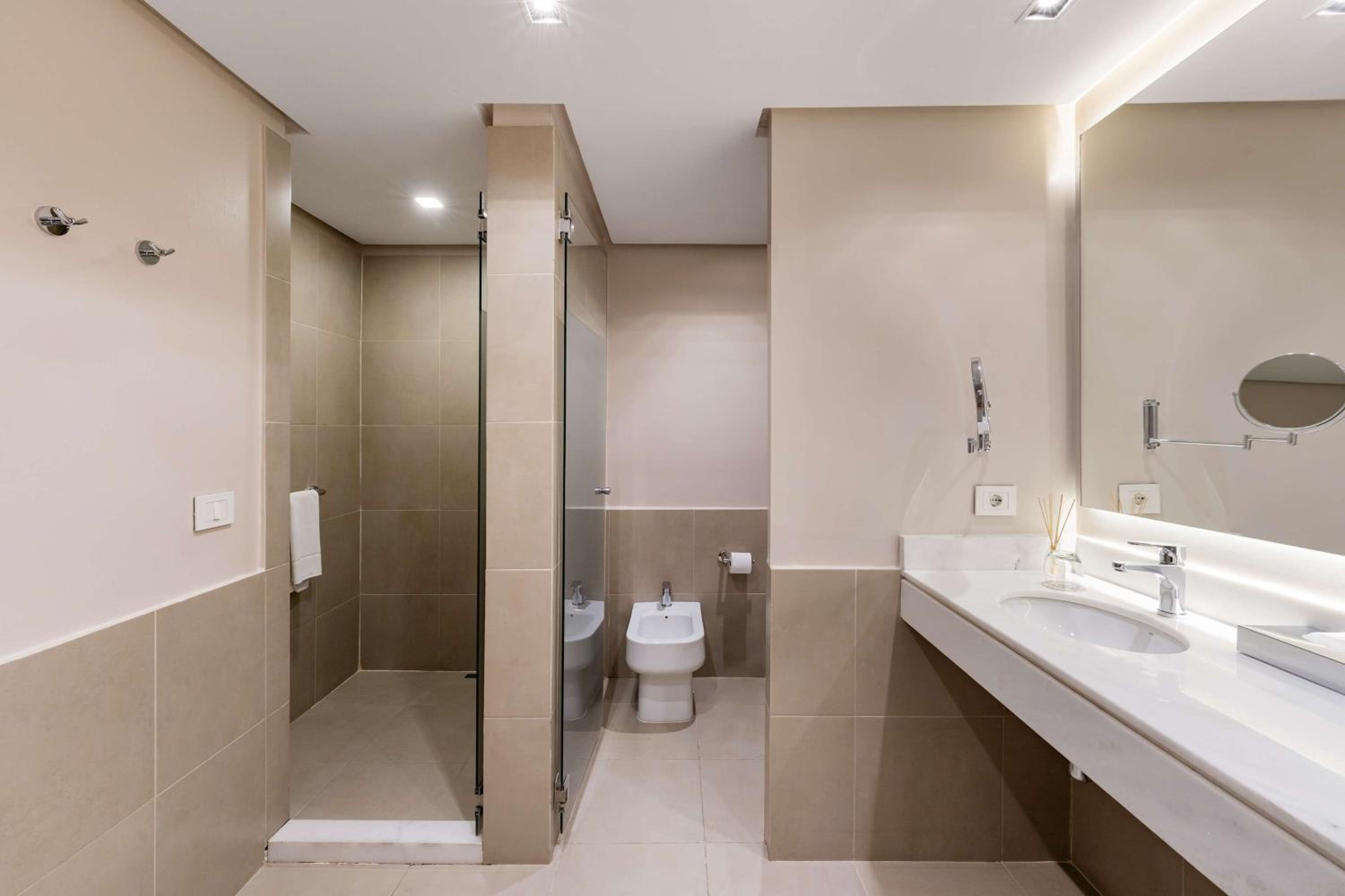 Executive Junior King Suite photo 2