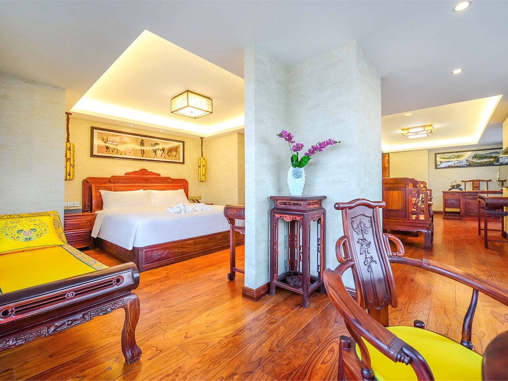 Executive Suite, 1 King Bed photo 3
