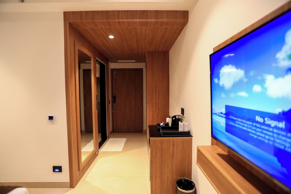Deluxe Room - Photo 5