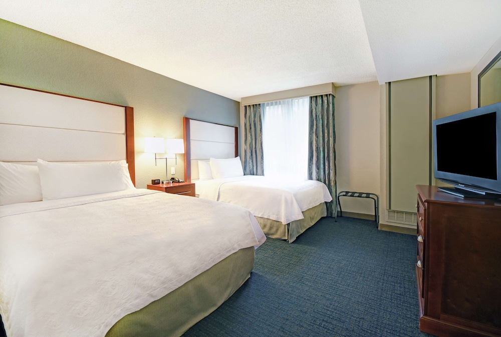 Suite, 1 Bedroom, Accessible (2 Queen Beds, Roll-in Shower) photo 2