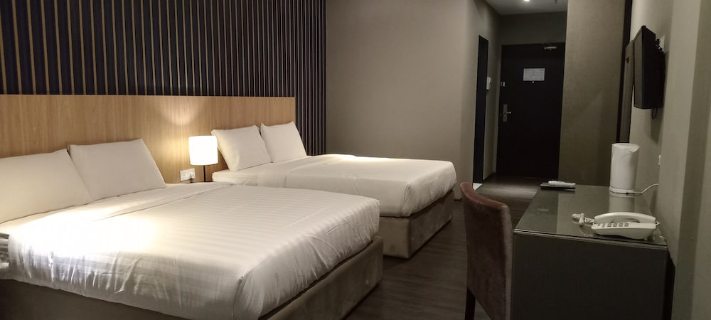 Family Room - Photo 5