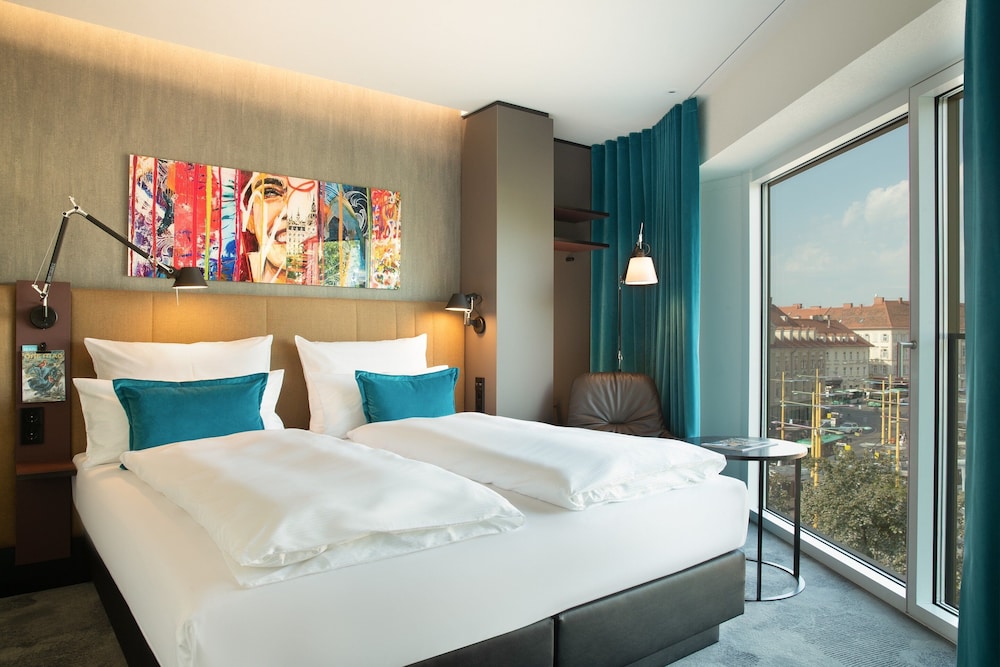 Room (THE ONE)