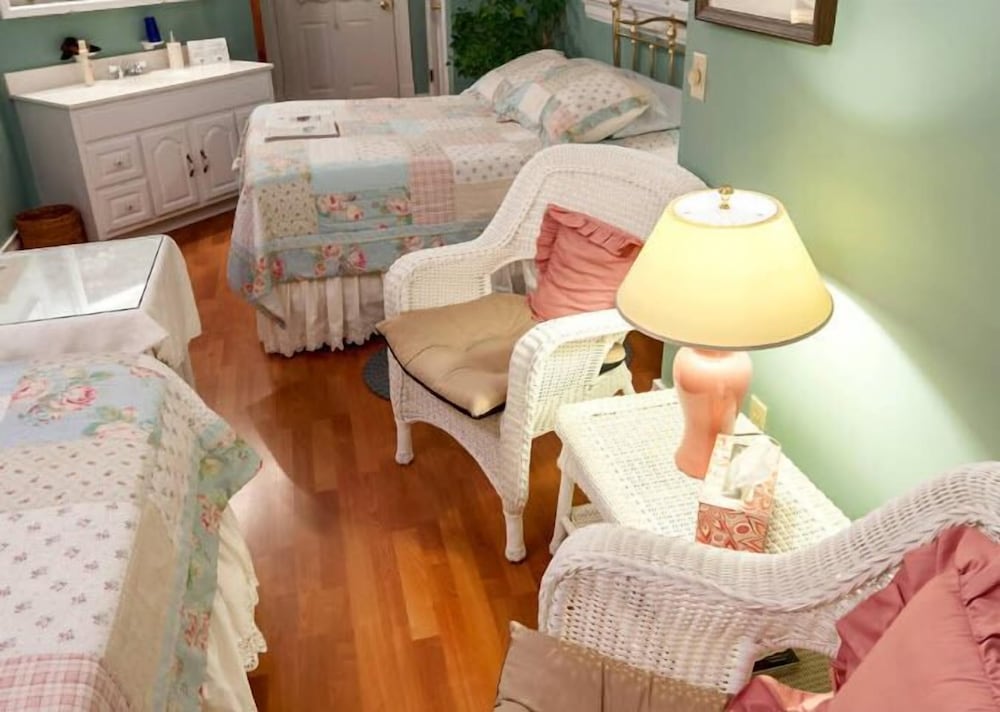 Double Room (Shenandoah Suite) photo 2