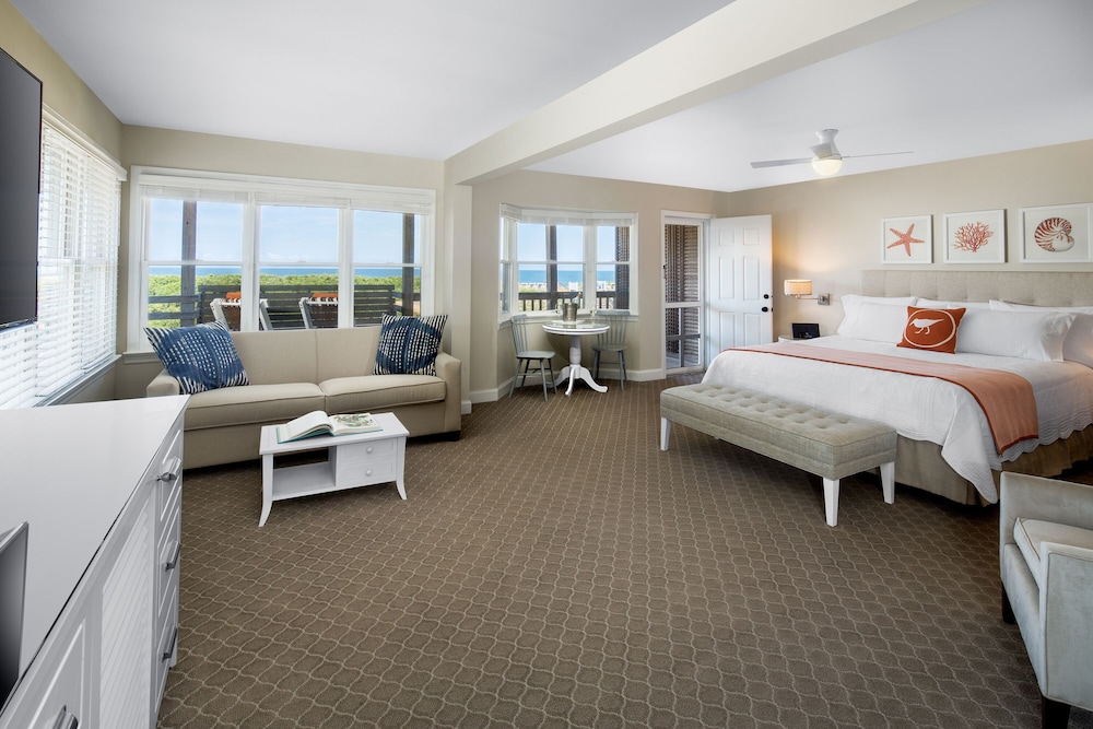Studio, 1 King Bed with Sofa bed (Resort) - Photo 1
