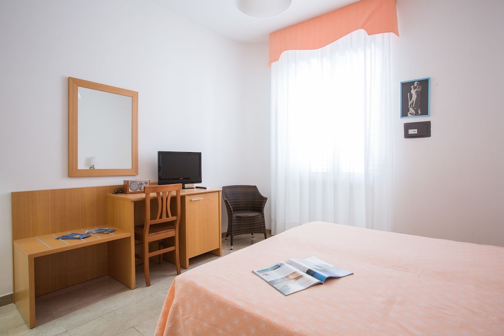 Double Room - Photo 4