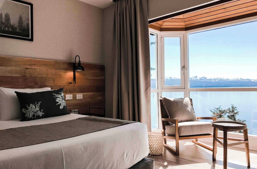 Superior Room, Lake View photo 1