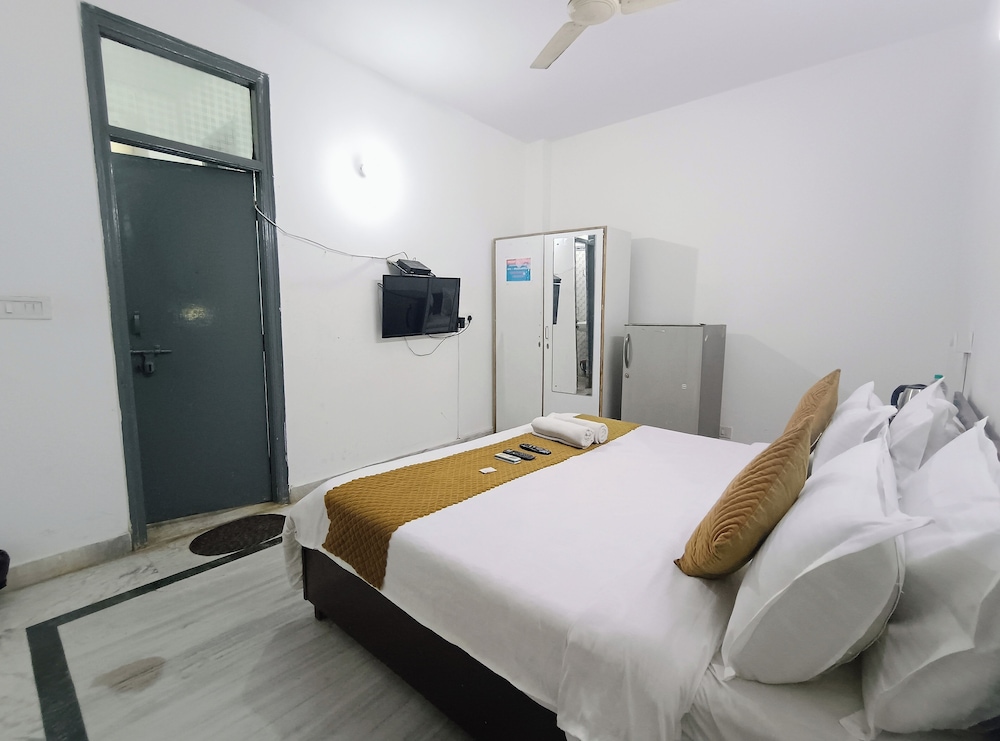 Deluxe Room - Photo 23