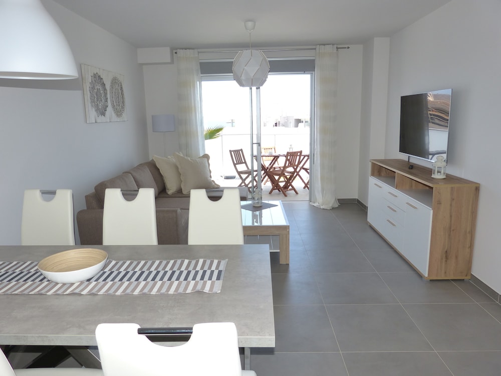 Penthouse, 2 Bedrooms photo 3