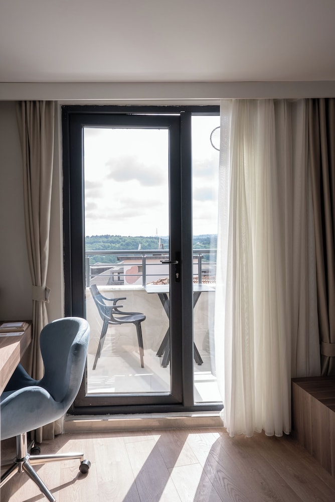 Deluxe Triple Room, Non Smoking, Valley View photo 3