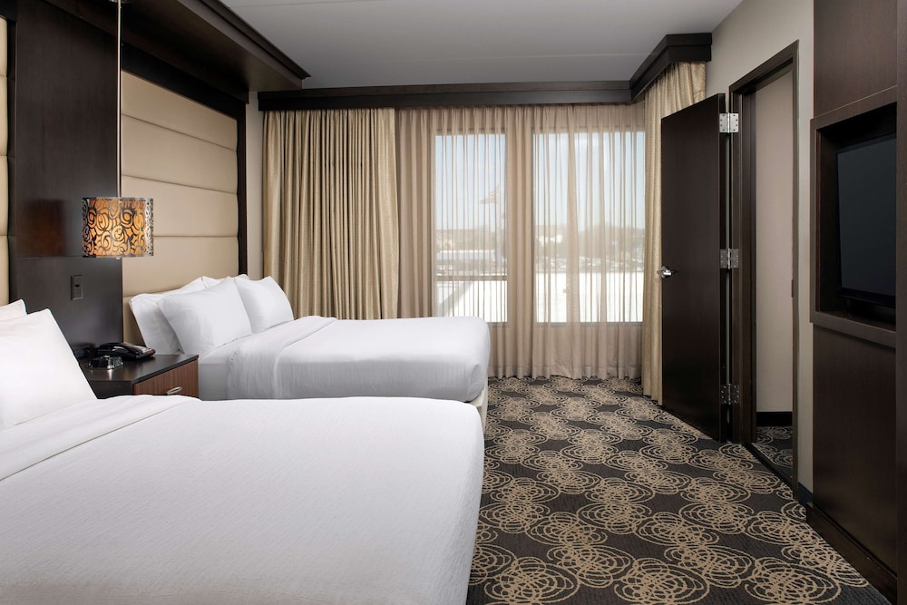 Suite, Two Queen Beds