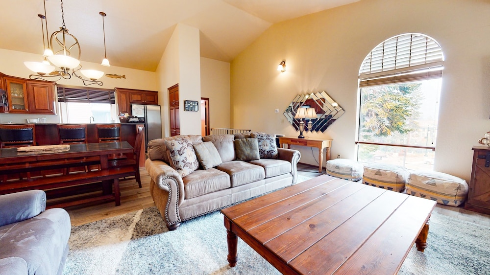 Condo, 2 Bedrooms