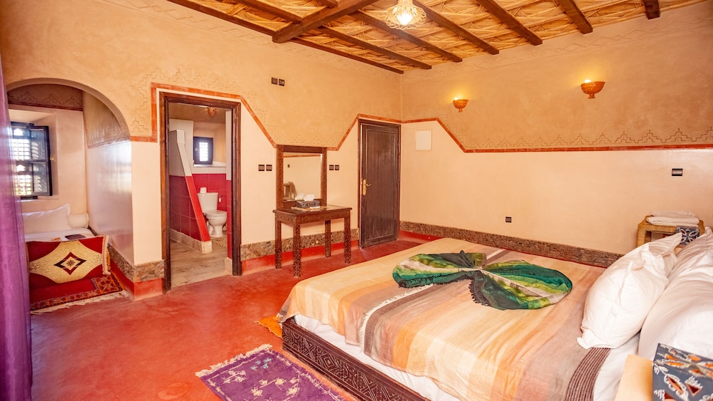 Exclusive Room, 1 King Bed, Accessible, Lake View photo 2