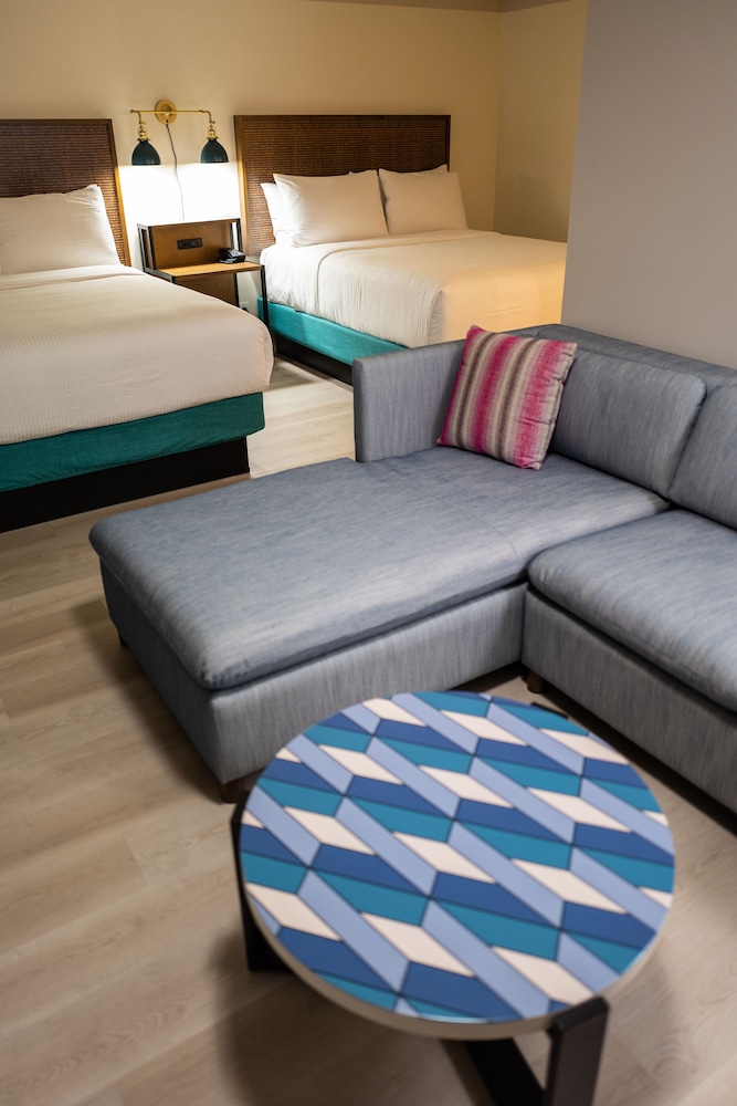 Executive Room, 2 Queen Beds, Non Smoking, Pool Access photo 1