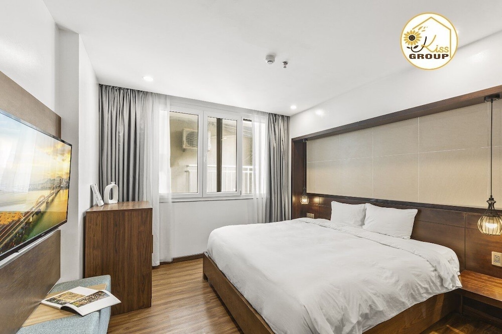 Apartment, 1 Bedroom, Bathtub, City View - Photo 6