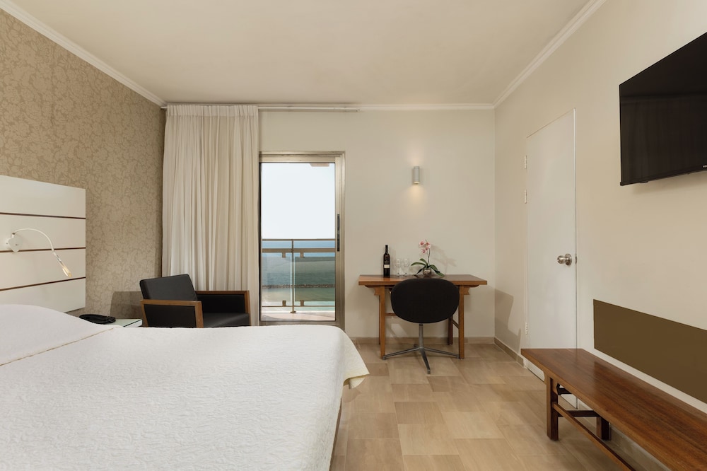 Standard Double or Twin Room, Balcony, Sea View photo 2