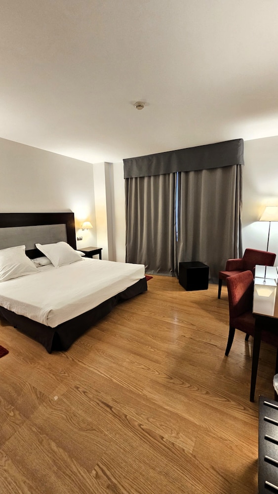 Room, 1 King Bed - Photo 2