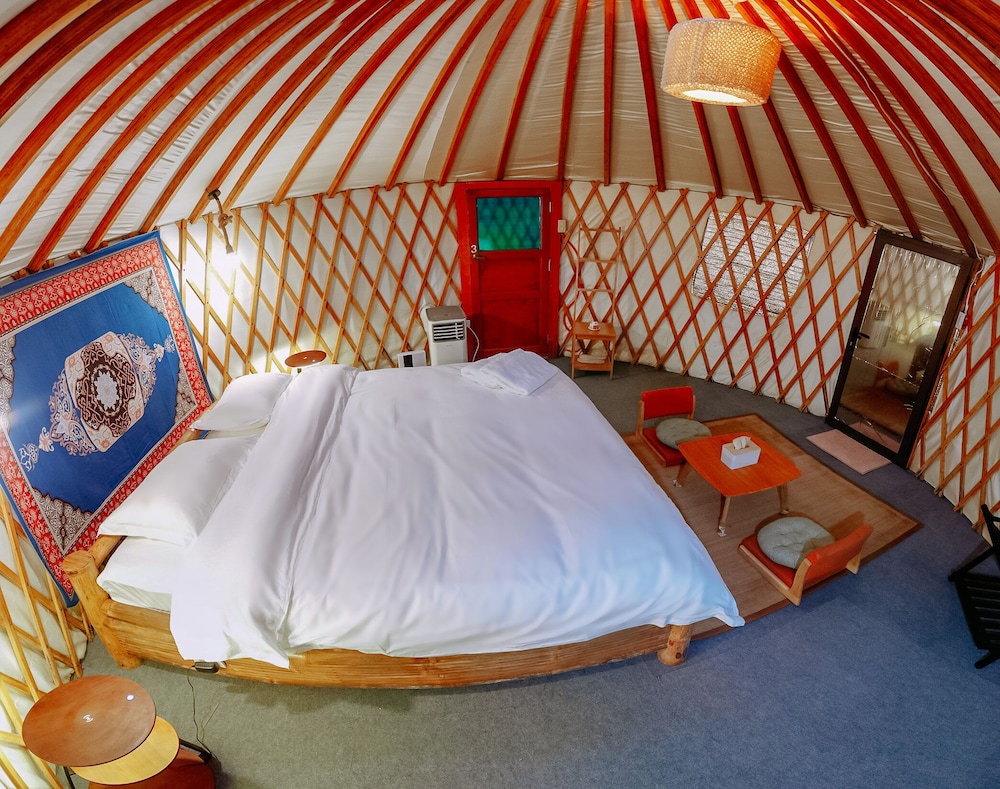Yurt 1 photo 3