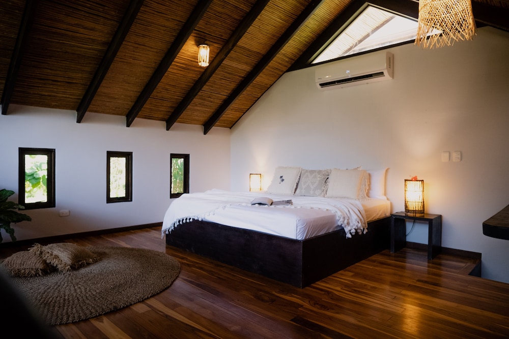 Villa, 2 Bedrooms, Kitchen, Pool View photo 3