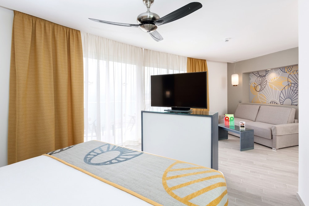 Junior Suite, Balcony, Sea View - Photo 2