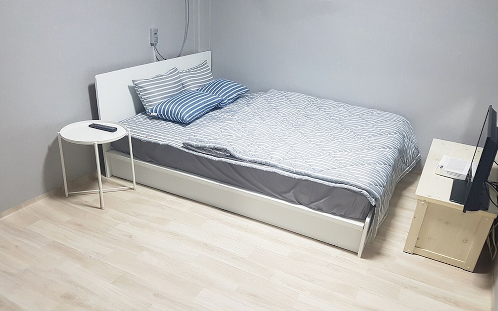 Room (2 Couples Room)