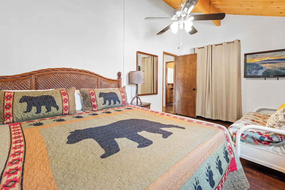 House, Multiple Beds, Patio, Mountain View