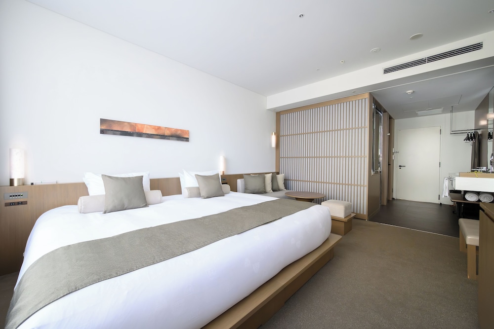 Superior Double Room, Non Smoking (with Lounge Access) - Photo 3