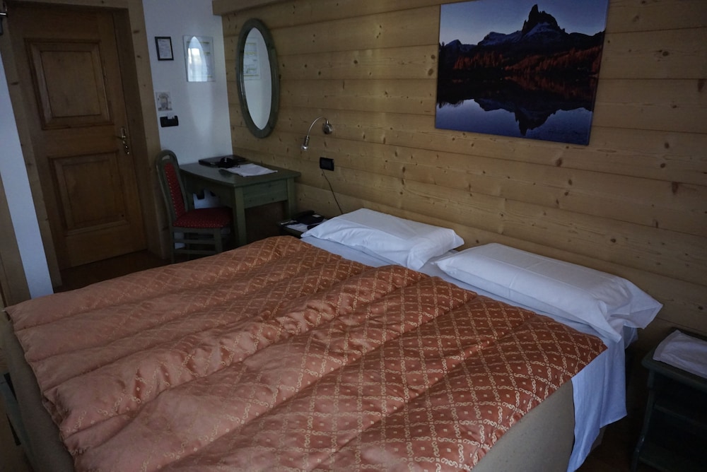Economy Double Room photo 3