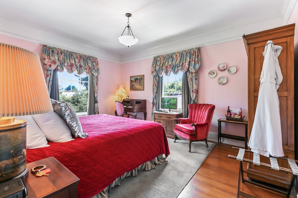 English Holiday Room photo 1