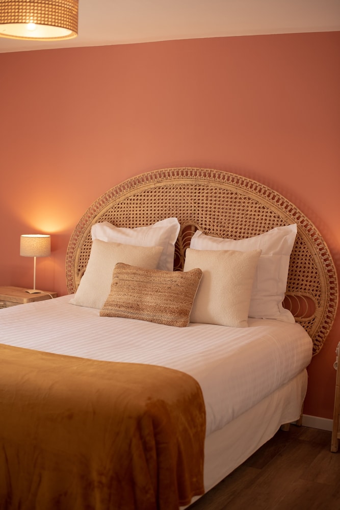 Standard Suite - Photo 1