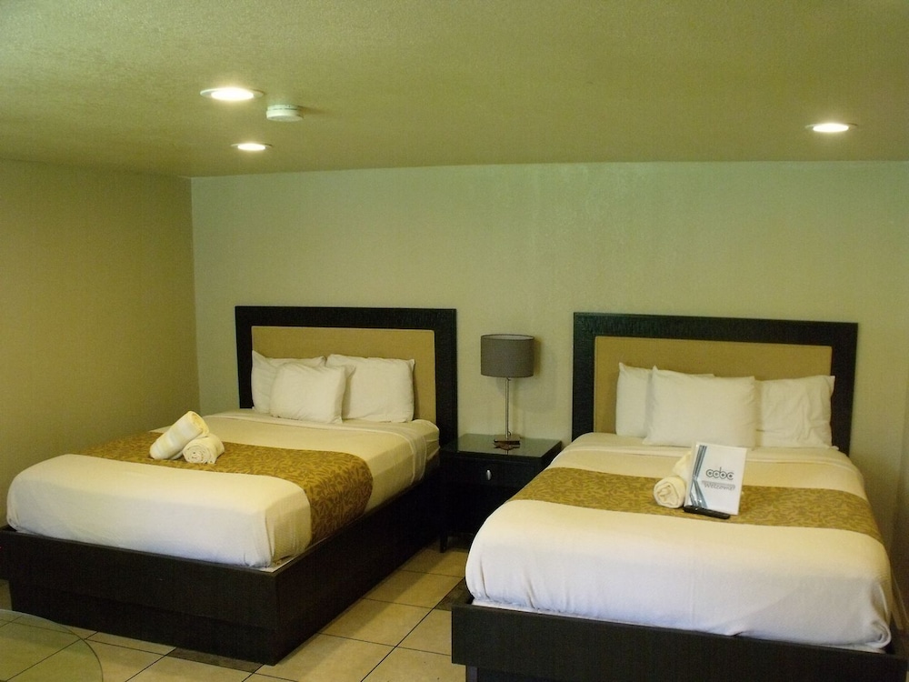 Deluxe Room, 2 Queen Beds photo 1