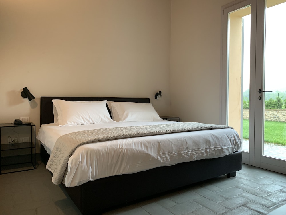Grand Room - Photo 1