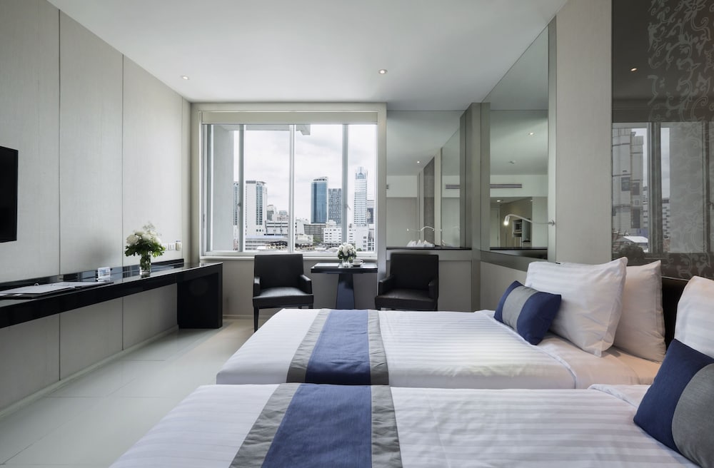 Premier Room thumbnail 5