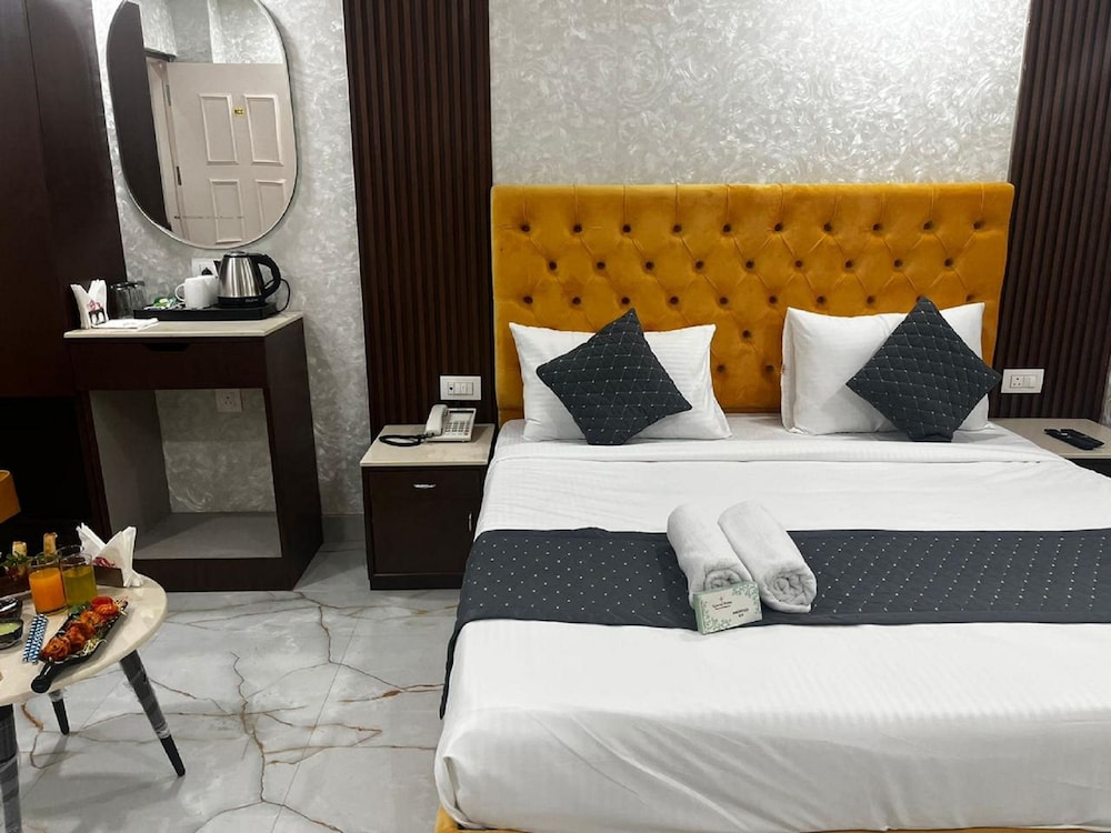Premium Room - Photo 12