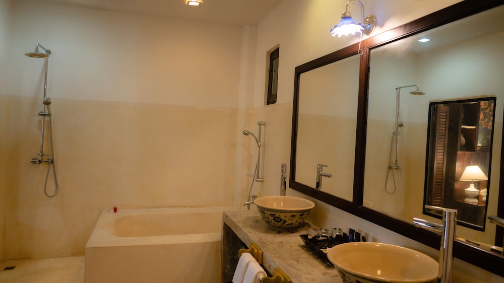 Premier Double Room - Photo 19