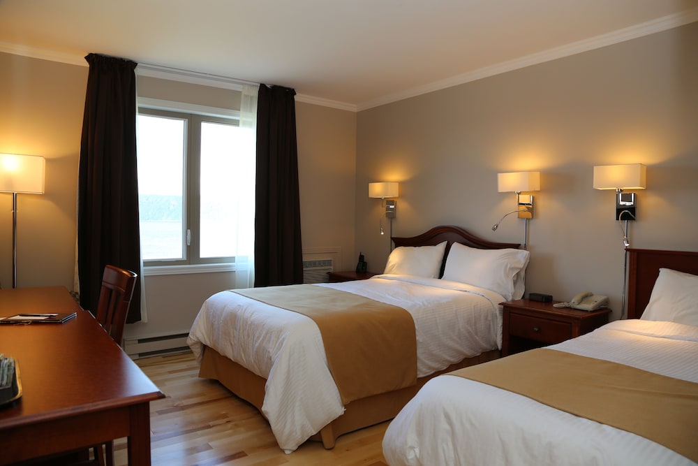 Standard Room, 1 Double and 1 Single Bed (Forest view) photo 1