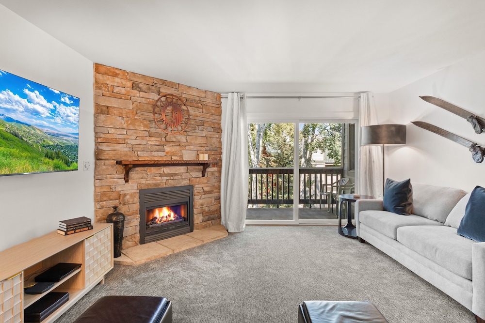 Condo, 2 Bedrooms