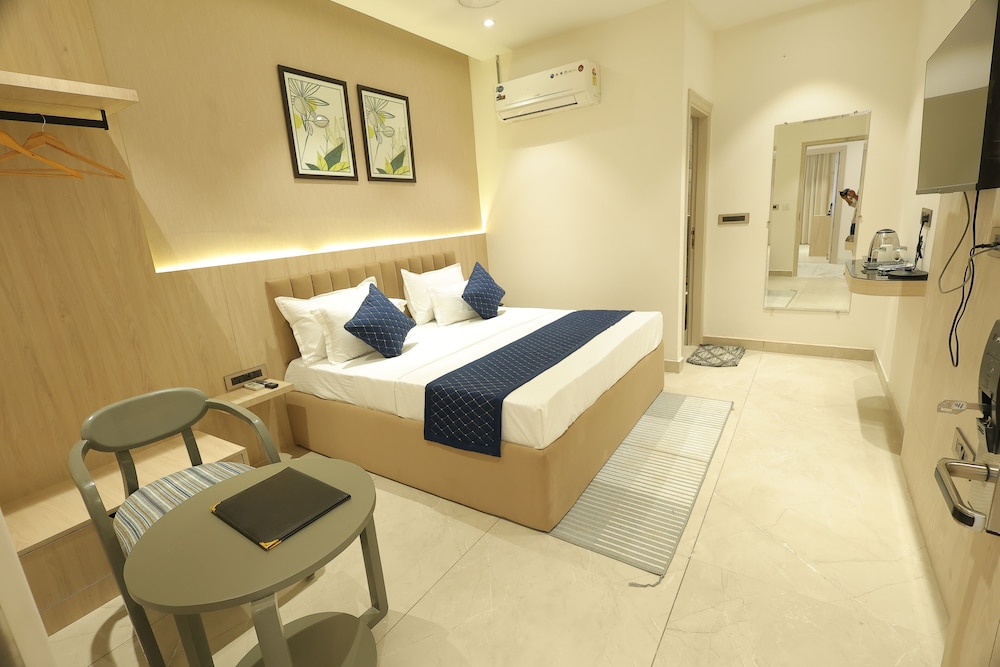 Deluxe Double Room, City View photo 1