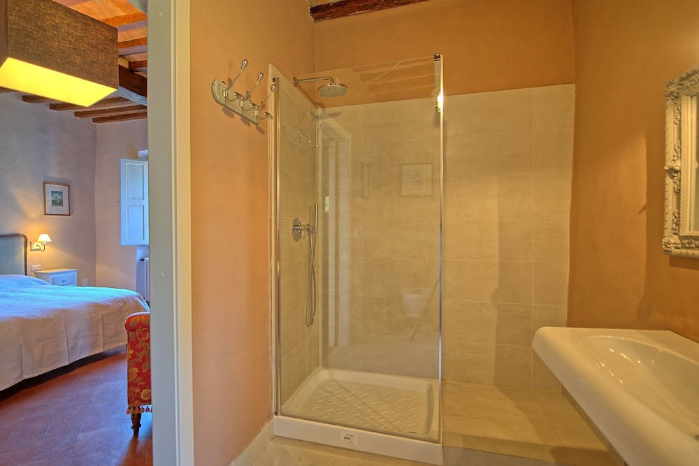 Villa photo 3