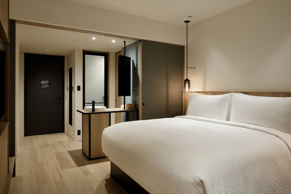 Standard Room, 1 King Bed - Photo 3